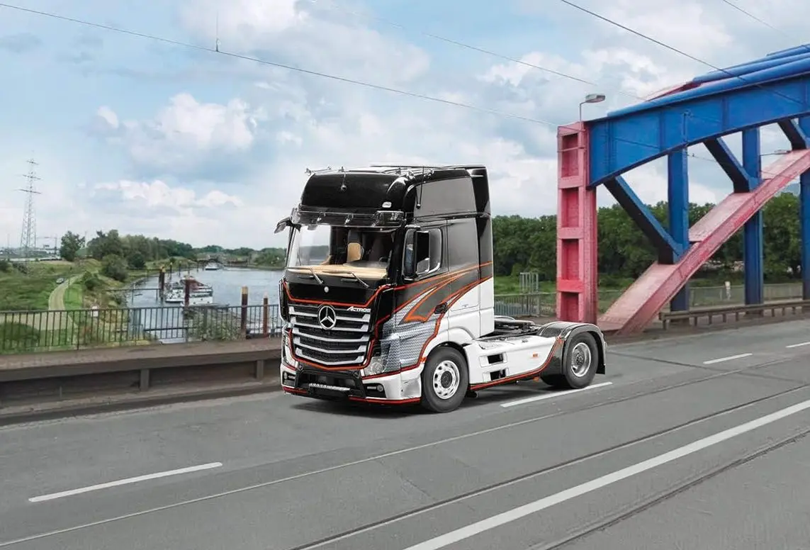 Revell 07439 - Mercedes-Benz Actros MP4 7 Revell 07439 - Mercedes-Benz Actros MP4 – Bild 5