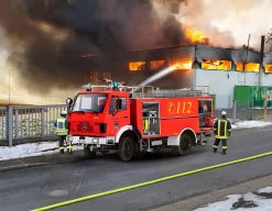 Revell 07516 - Mercedes-Benz 1625 TLF 24/50 9 Revell 07516 - Mercedes-Benz 1625 TLF 24/50 -Revell revell 07516 mercedes benz 1625 tlf 24 50