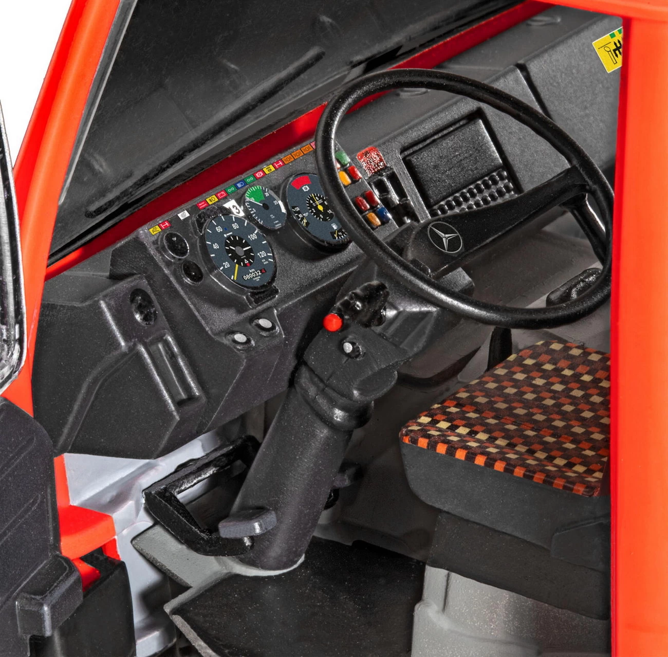 Revell 07516 - Mercedes-Benz 1625 TLF 24/50 3 Revell 07516 - Mercedes-Benz 1625 TLF 24/50