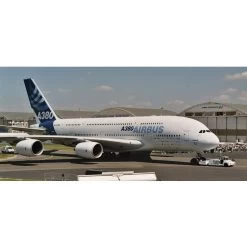 Revell 04218 - Airbus A380 'New Livery' -Revell revell 4218 airbus a380 new livery 3a8ca02fde6a3f1731ea49f91994c7b8